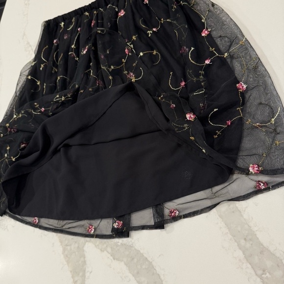 H&M Divided Floral Embroidery Whimsygoth Pull On Mesh Skirt Womens 4 Black Fairy - Picture 3 of 5